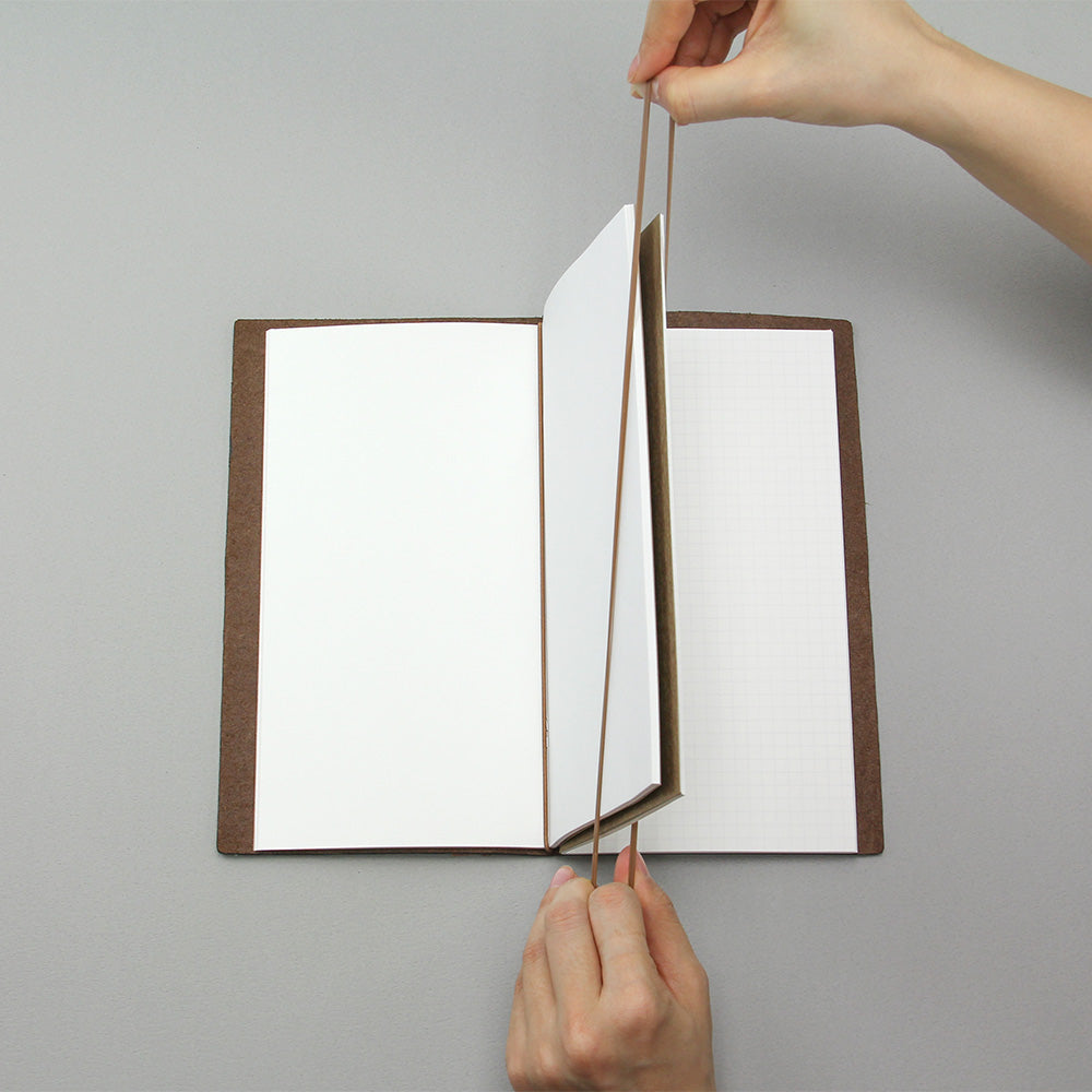 TRAVELER'S notebook 021 Connecting Rubber Band (Regular Size)