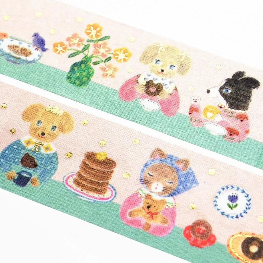 Cozyca Products - Aiko Fukawa Washi Tape - Snack Time
Washi tape by illustrator Aiko Fukawa.
The long-awaited snack time. Animals eating donuts and pancakes are depicted very cutely. Everyone's expressions are also charming. The shiny gold foil stamping is an accent.
20mm wide x 5m long