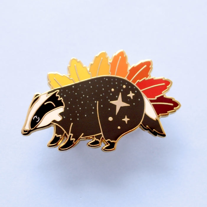 Pin de esmalte de tejón: colección otoño-invierno