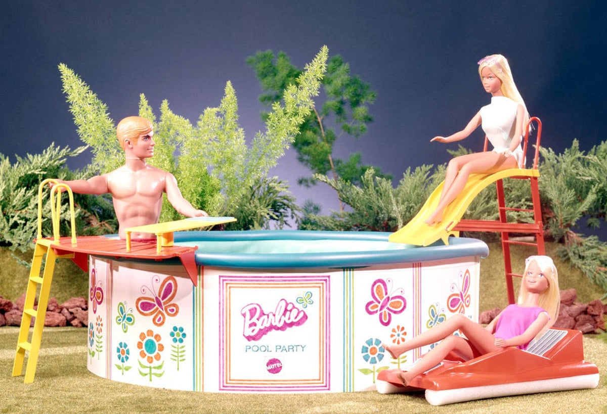 Barbie Postcard Box - 100 Collectible Postcards