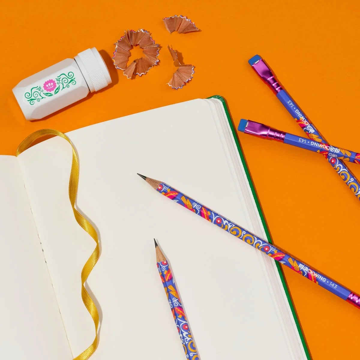 Volume 143 is our tribute to Frida Kahlo. The model number 143 is a nod to the 143 paintings commonly attributed to her over the course of her life.
The limited-edition Volume 143 Frida Kahlo Notebook Essentials Set includes a Vol. 143 Frida Kahlo Notebook, 4 x Vol. 143 Pencils, Vol. 143 One-Step Sharpener, and a Vol. 143 Point Guard, all inside a Frida Kahlo-inspired gift box.
Contains:
1 x Vol. 143 Frida Kahlo Notebook
4 x Vol. 143 Pencils with Soft Graphite
1 x Vol. 143 One-Step Sharpener
1 x Vol. 143