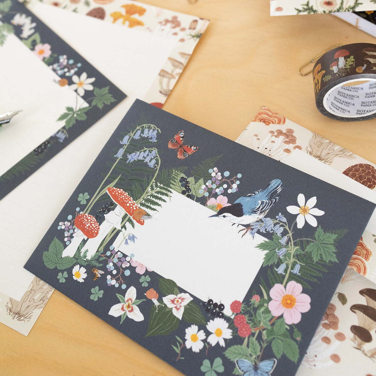 Letter Writing Set: 12 letter paper sheets + 6 envelopes
Printed full color on warm white paper