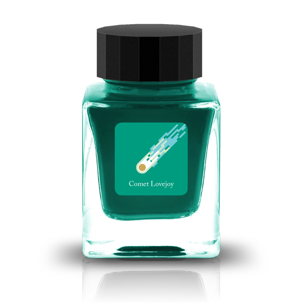 Comet Lovejoy Ink
The HASE Collection is in collaboration with HASE Glass Works (A Japan based glass studio) and is full of shimmering inks designed specifically for glass pens. These inks are named after iconic comets due to their metallic nature.
RGB: 0, 153, 124
Green
30ml
Rich Gold Metal
Glass Pen Only