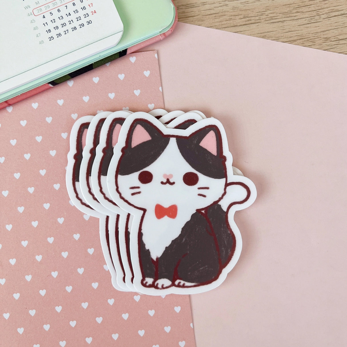 Cherry Rabbit Tuxedo Cat Sticker
Size: 50mm x 70mm
Material: Matte Vinyl Sticker
Waterproof