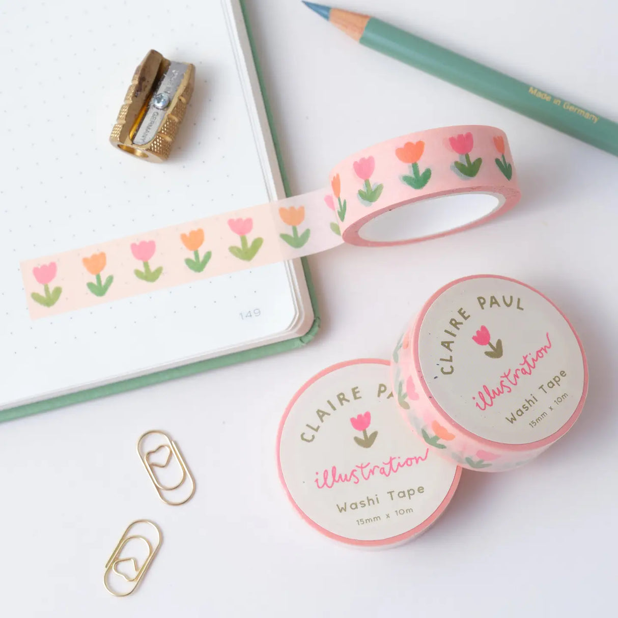 Cute floral wash tape in a pastel peach colour tone with pink and orange tulips.
This paper tape is perfect for decorating your bullet journal and planners, scrapbooking & gift wrapping. It'll add some fun and colour to any surface and is easy to peel off.
