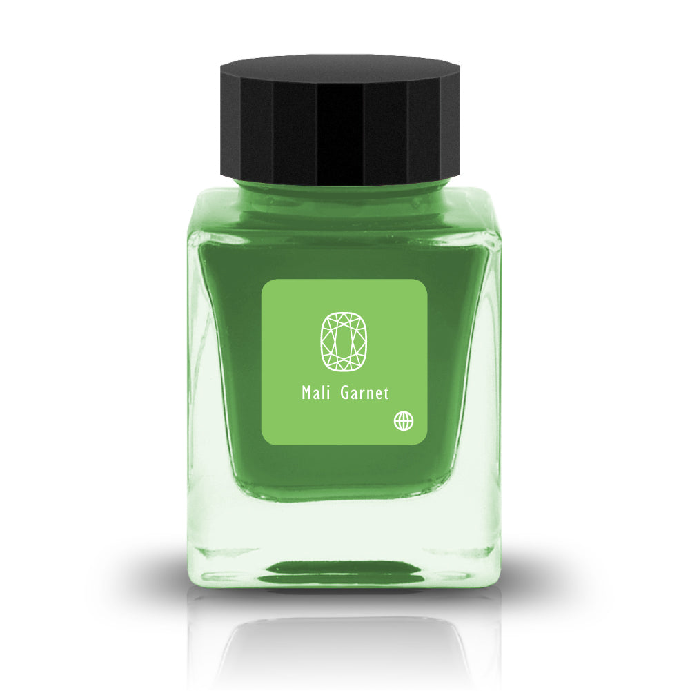 Embrace the bold and vibrant tones of nature through Tono & Lims' Earth Contact Line. Inspired by rich gemstones, each ink color is perfect for those who enjoy adding radiance to their collection. Be sure to shake the bottle well before use to evenly disperse the glitter.
RGB: 125, 224, 99
Green
Shimmering
30 ml