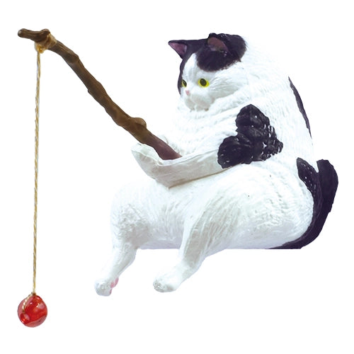 These figures are of cats sitting on a fishing line. They are sitting on the fishing line, looking at the line and relaxing.
Lineup (5 Variants):
Scottish Fold
Calico Cat
Norwegian Forest Cat
Munchkin
Mix