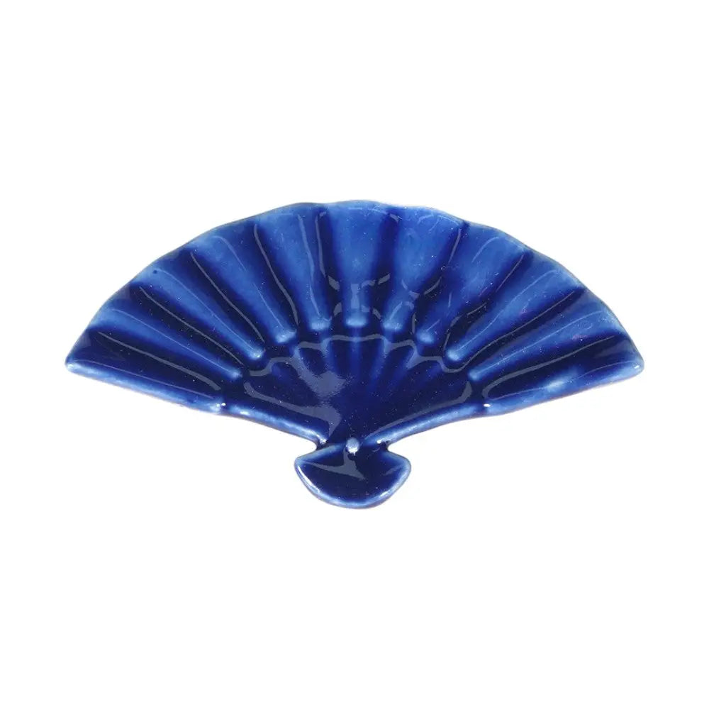 These cute ceramic rests are a perfect stationery addition to your desk! Use them for pens, paint brushes, or take them to your kitchen as a chopstick rest!
Size: 2"
Material: Ceramic
Weight:1.6 oz (45.36 g)
Origin: China