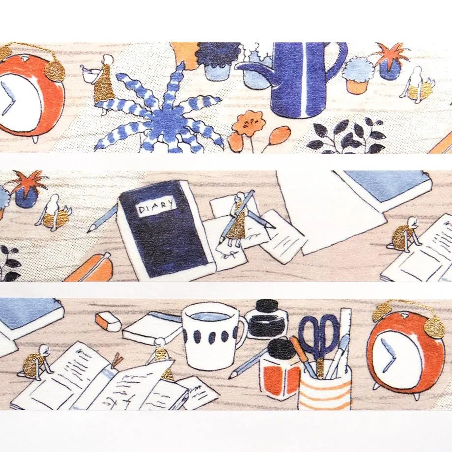 Fujimaki Sayuri Foil-Stamped Masking Tape
On the desk in the morning, the fairies read books, hung out in the sun, and seemed to be having some fun. The fine gold foil stamping beautifully expresses the light shining into the desk.
20mm wide x 5m long