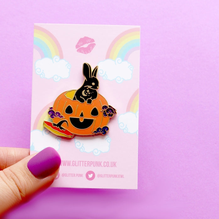 Pin de esmalte de conejo de Halloween – Colección Halloween