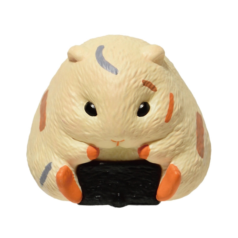 Hamusubi Kororin, Suttonton. Hamsters and rice balls have collaborated! Their adorable appearance will surely catch your eye! Each comes with a little Takuan figurine to display together. Approximately 3.4cm.
Lineup (5 Variants):
Nori Ume (Seaweed & Plum)
Grilled Rice Ball
Bean Rice
Plum Shiso
Gomoku (Mixed Ingredients)