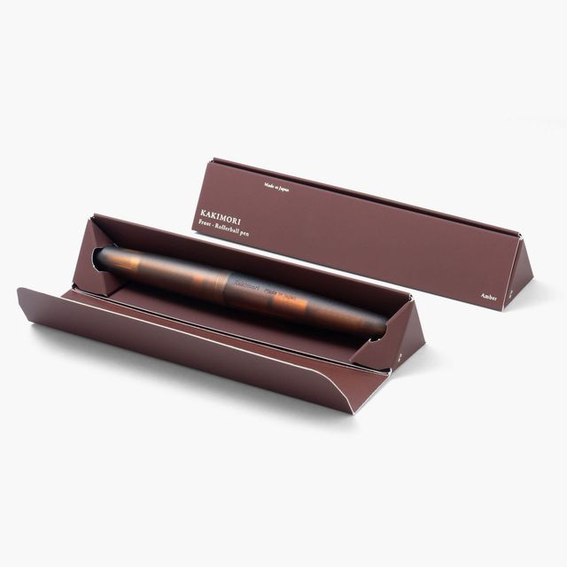 A pen that evokes the texture of frosted glass. Its translucency reveals the internal mechanism as an aesthetic feature. Careful consideration of form and colour palette ensures an elegant presence, even when not in use.
The pen is equipped with thoughtful functionality, including an extended grip section and a screw cap designed for quick access with minimal turns. The visible ink level allows for easy refills.
Available in a Fine and Medium nib
Includes converter
Steel nib