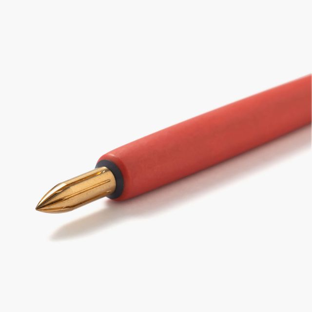 The petite nib holder is compact yet thoughtfully designed with optimal thickness, length and balance for writing. We created it to inspire all ages to discover the joy of writing with dip pens.
Each nib holder is crafted from Japanese maple wood and finished with a plant-based oil that meets the highest international safety standards. Applied by the skilled hands of craftspeople, the finish evolves with time and use, enhancing the natural texture and grain of the maple for lasting writing pleasure.
Use a