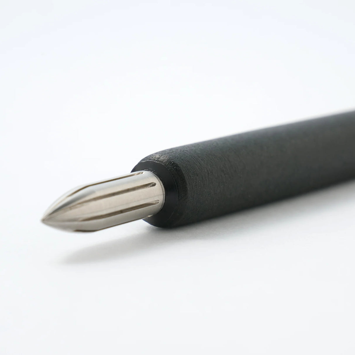 A nib holder that emerged from our desire to create a tool that inspires a lifetime of use, bringing joy to our hands and soul. From the timeless material to the comfortable thickness, form and length, each and every detail has been carefully considered to create a perfect fit. The 7-inch length is similar to that of a standard pencil. Designed to universal specifications to fit all standard nibs, the nib holder will travel with you for a lifetime of writing.
A nib holder crafted from Japanese cherry
