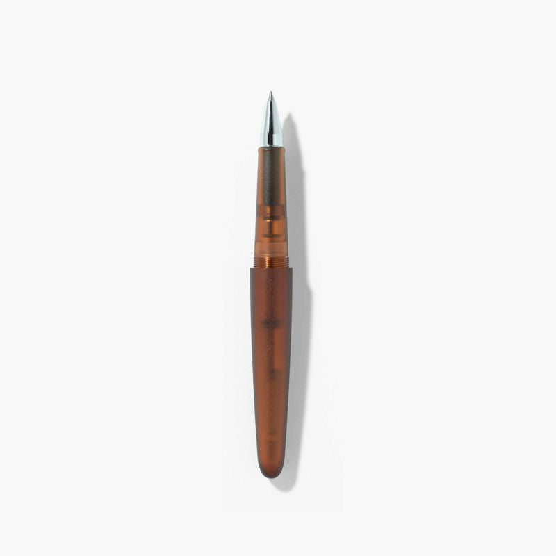A pen that evokes the texture of frosted glass. Its translucency reveals the internal mechanism as an aesthetic feature. Careful consideration of form and colour palette ensures an elegant presence, even when not in use.
The pen is equipped with thoughtful functionality, including an extended grip section and a screw cap designed for quick access with minimal turns. The visible ink level allows for easy refills.
0.5mm
Includes converter