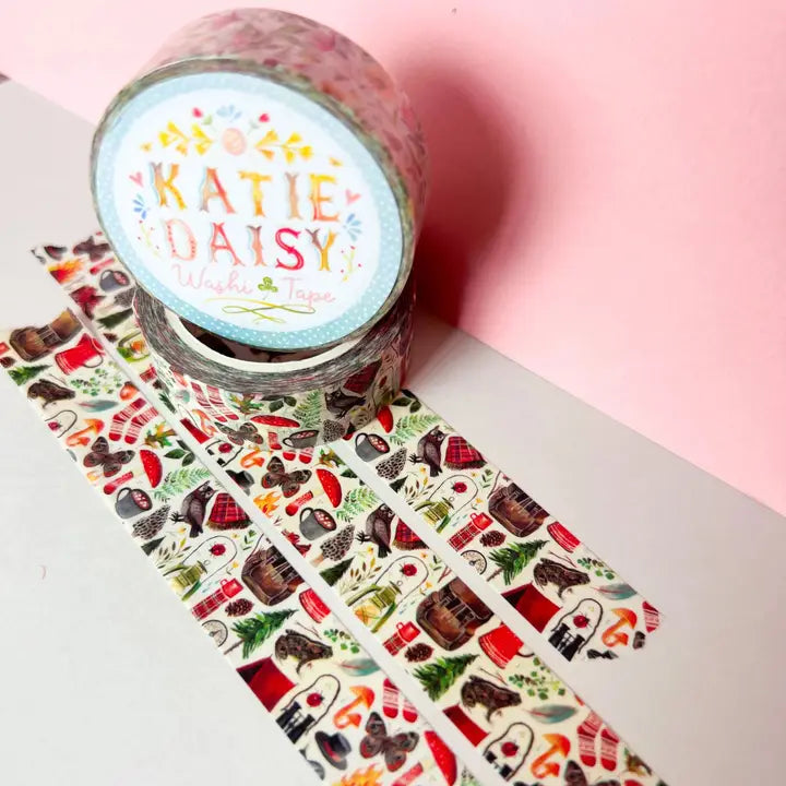 There are so many uses for washi tape! You can use it for scrapbooking, gift wrapping, and even home decor projects :) Add some extra charm to your letter-writing, use it to tack up photos... the possibilities are endless!
Details:
* Traditional washi tape, printed on rice paper
* Each roll is 15mm wide, 10m long, and the pattern reprints every 350mm.
* Semi-transparent 