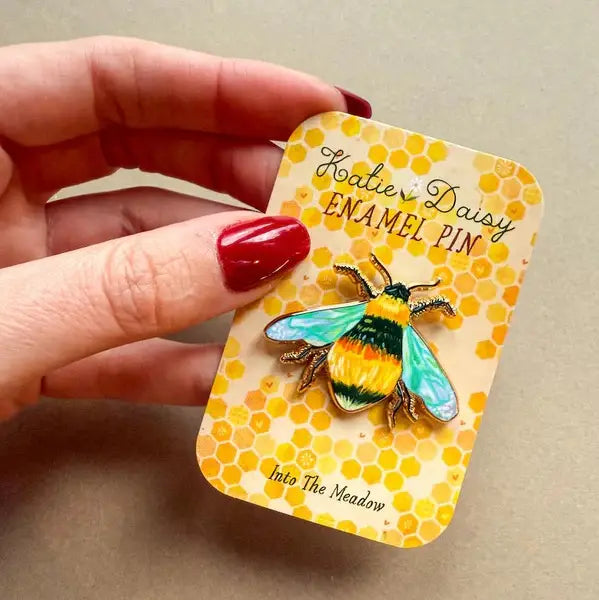 A tiny treasure to pin on your jacket, tote, or favorite old flannel—each one a little love letter to country delights, small joys, and the art of noticing.
Details:
• 1.75” on the longest side
• Gold-plated finish
• Rich, detailed UV printing
• Double pin posts with sturdy metal backings
• Mounted on a backing card
Designed with love in my Oregon studio. Manufactured in China.
Collect them all or gift one to a kindred spirit. 🌸