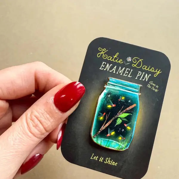A tiny treasure to pin on your jacket, tote, or favorite old flannel—each one a little love letter to country delights, small joys, and the art of noticing.
Details:
• 1.75” on the longest side
• Gold-plated finish
• Rich, detailed UV printing
• Double pin posts with sturdy metal backings
• Mounted on a backing card
Designed with love in my Oregon studio. Manufactured in China.
Collect them all or gift one to a kindred spirit. 🌸