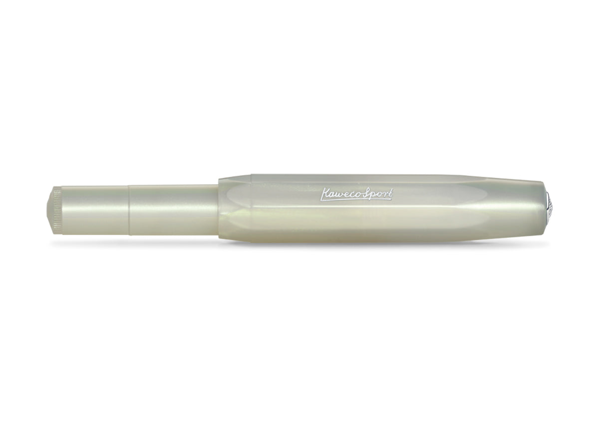Kaweco LUNAR SPORT Fountain Pen Light Green
Houston, we have a new series: the new LUNAR SPORT dares to take the first step into the Kaweco standard range.