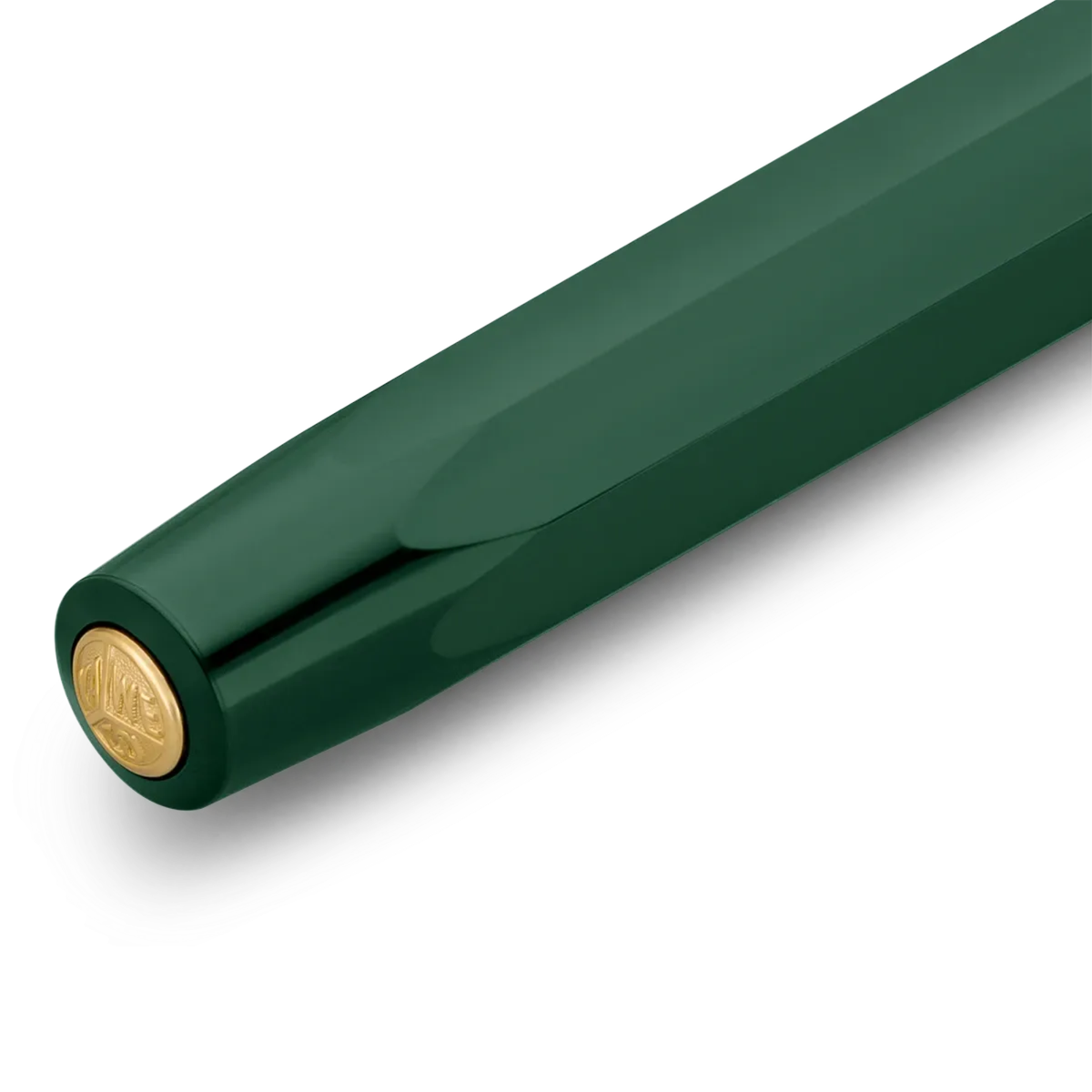 Kaweco CLASSIC SPORT Rollerball - Green
It is the close connection to nature that makes the color green so pleasant. The dark green of the Classic Sport series is often found on Kaweco models from history, which makes the rollerball look particularly nostalgic.
The Kaweco Sport has been around since 1911. The rollerball for the bag has a size of only 10.5 cm when closed and grows to a normal size of 13 cm with the cap on.
The invention of the rollerball enables particularly easy and gliding writing. The