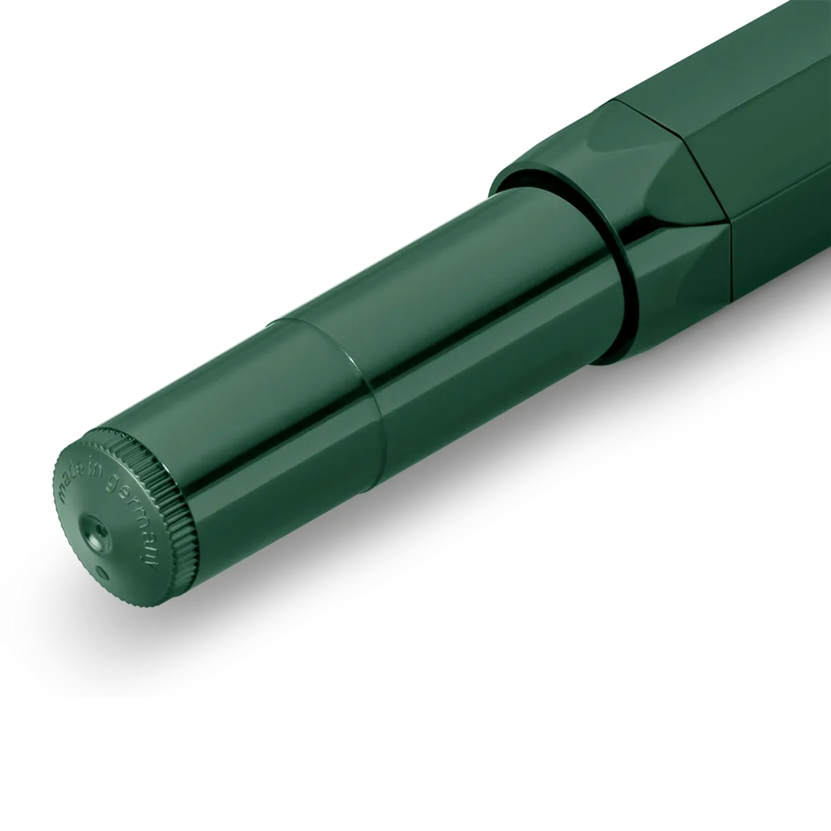 Kaweco CLASSIC SPORT Rollerball - Green
It is the close connection to nature that makes the color green so pleasant. The dark green of the Classic Sport series is often found on Kaweco models from history, which makes the rollerball look particularly nostalgic.
The Kaweco Sport has been around since 1911. The rollerball for the bag has a size of only 10.5 cm when closed and grows to a normal size of 13 cm with the cap on.
The invention of the rollerball enables particularly easy and gliding writing. The