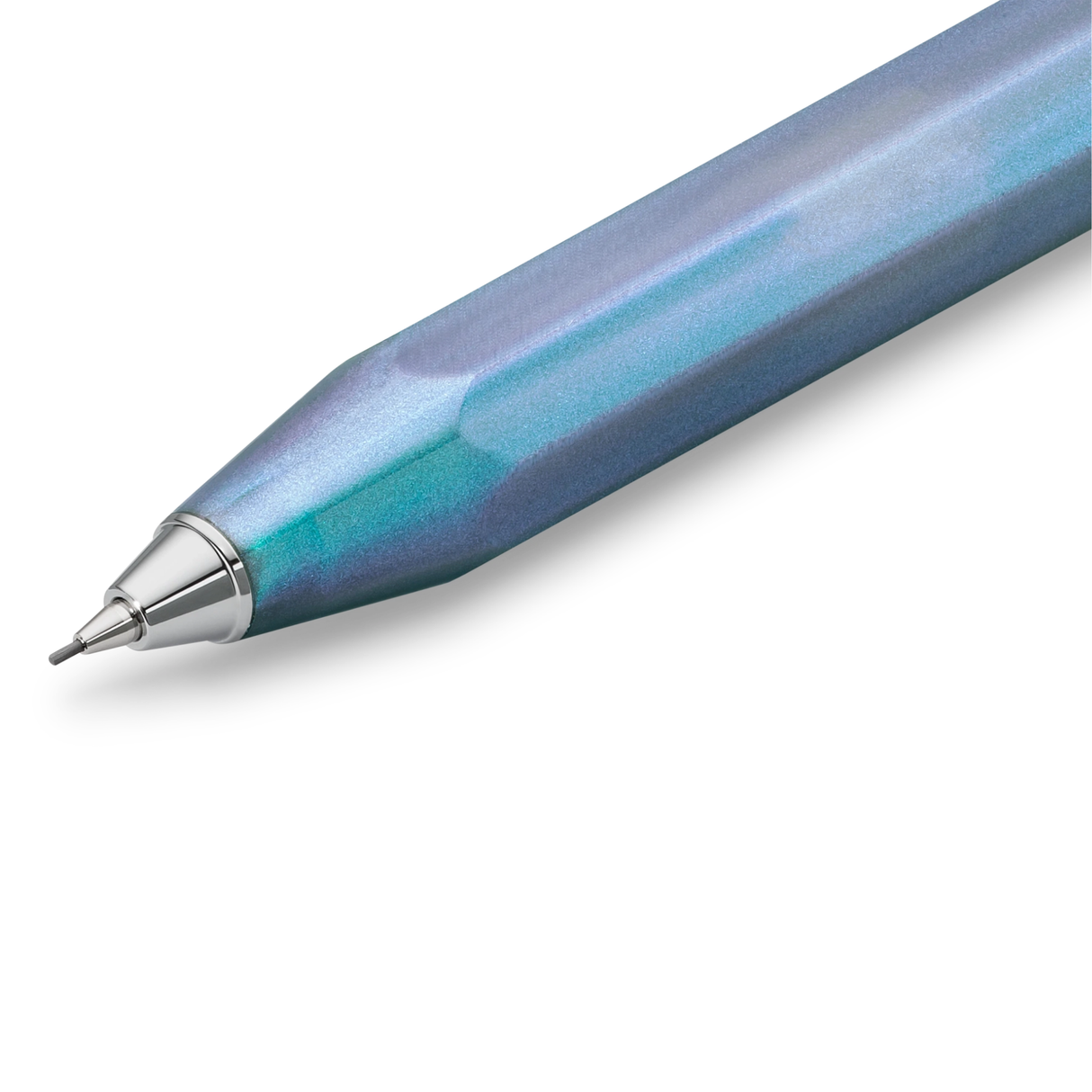 Mysterious as the moon
Houston, we have a new series: the new LUNAR SPORT takes its first steps into the Kaweco standard range. Now the series sparkles again in two more magical nuances: While our Shadow Blue is reminiscent of mysterious galaxy nebulae in the space depths, the Light Blue shines with its more subtle and gentle properties, like forget-me-nots in full bloom.
Both are imbued with an intriguing, iridescent color change that makes the blue and purple hues dance on the surface of the pencil, dep