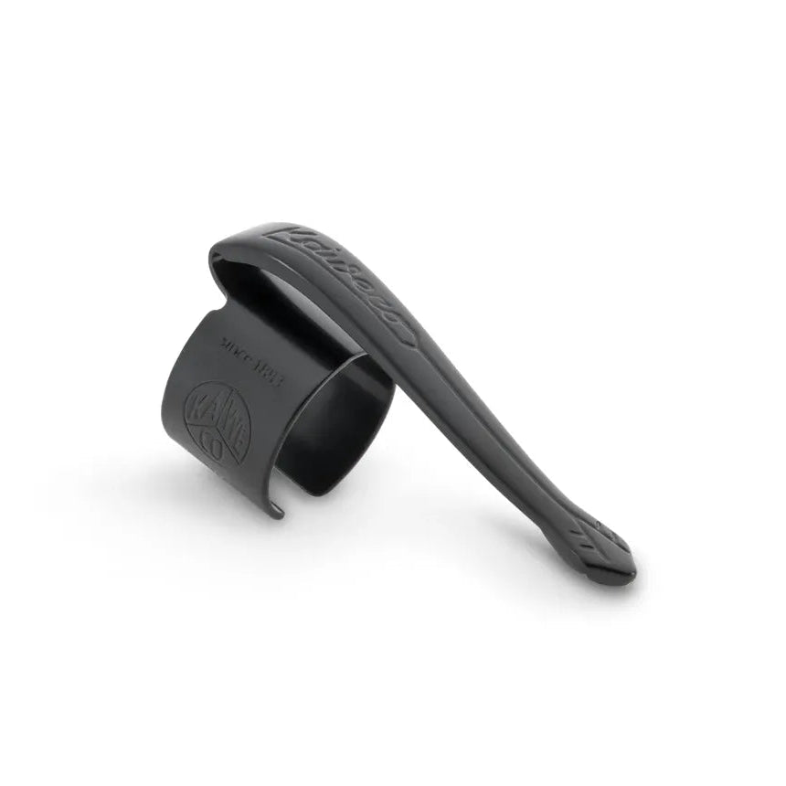 Kaweco Supra Deluxe Clips
The clip fits the SUPRA model. Simply slide it open and the clip is ready for use.
Not only in function, but also visually, this accessory is an upgrade for every Kaweco.
