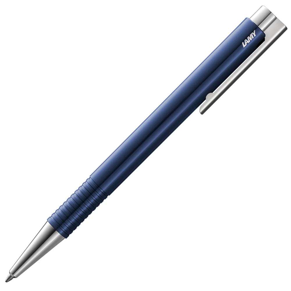 A clear form, great variety, innovative details: like the LAMY logo, this writing instrument stands out thanks to its simple design and, given the durable combination of materials, reliably performs in every situation.
The smooth-running clip-pusher unit tops off the compact functionality of the writing instrument and lets the statement-coloured body make its appearance. This means that anyone who appreciates fresh colour notes in their pencil case will be happy with the LAMY logo M+: in regularly released