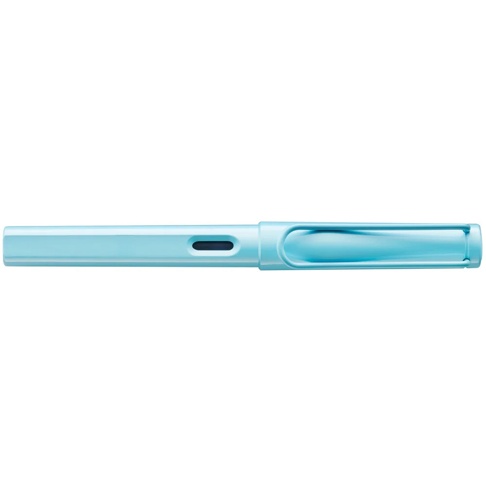 LAMY Safari Fountain Pen - Aquasky
Fountain pen, icon, global success: the LAMY safari has been a beloved classic since its introduction in the 1980s and enjoys a cult status untypical for a writing instrument. Countless colours and ever-changing special editions make hearts beat faster - whether for the pencil case or the carefully curated fountain pen collection.
The LAMY safari is more than the sum of its details: it is aesthetic, robust and individual. The distinctive, self-sprung clip keeps the writi