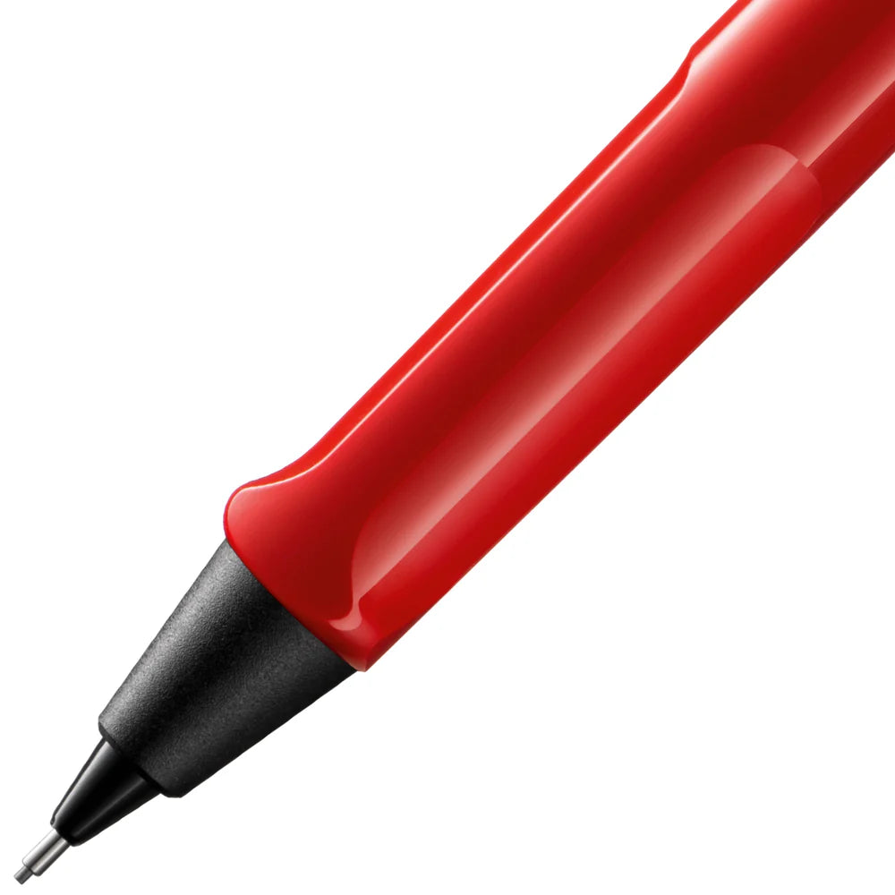 Fountain pen, icon, global success: the LAMY safari has been a beloved classic since its introduction in the 1980s and enjoys a cult status untypical for a writing instrument. Countless colours and ever-changing special editions make hearts beat faster - whether for the pencil case or the carefully curated fountain pen collection.
The LAMY safari is more than the sum of its details: it is aesthetic, robust and individual. The distinctive, self-sprung clip keeps the writing instrument securely fastened in p