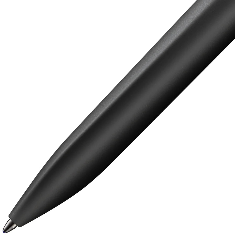 The LAMY xevo is the entry-level model into the world of LAMY design: the balanced body impresses with an imperceptible transition of the triangular shape of the grip into a circle. The finishing touch is a spring-loaded metal clip on a concave shape.
The smooth twist mechanism and the soft writing feel of the LAMY M 16 large-capacity refill are two further reasons why the LAMY xevo is high on the popularity scale of demanding frequent writers: the interplay of outstanding design and technical perfection r