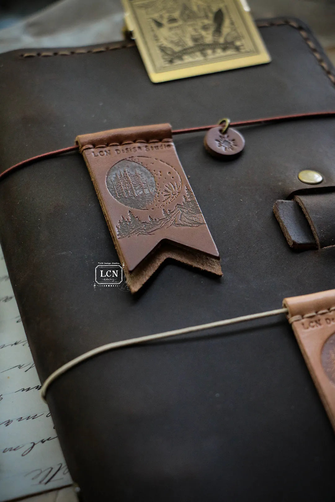 LCN x Ample leather Moon Pennant & Tag Set - Brown