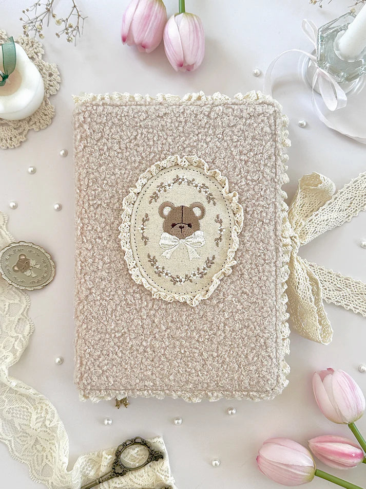 teddy bear notebook cover. sewn together with careful craftsmanship. cover is beige, soft, & plush. it feels cozy & comfy, like cuddling with a teddy bear in your pjs. lined with lace ruffles for that extra romantic touch. meant to protect your notebooks & a keepsake for your beloved stationery :)
♡ size: standard B6 - around 127mm x 175mm (give or take a few mm) - reach out for your specific notebook! i will measure for you <3
♡ compatible with: all B6 sized leelajournals noteboo