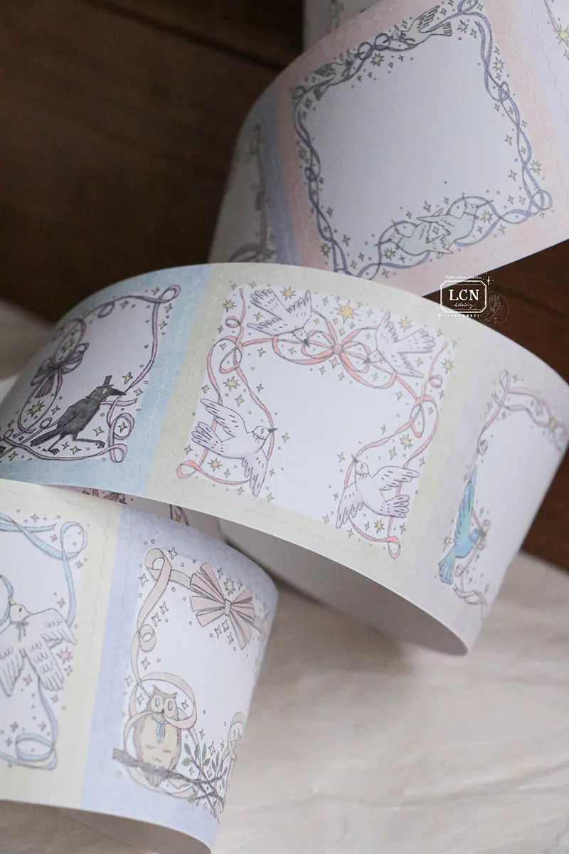 Lin Chia Ning Memo Sticker Roll - They Fly
A whimsical peel‑and‑stick memo roll featuring delicate flying creatures and bow‑themed frames.
Size: 5cm*10M
Loop: 95 cm
Simili paper