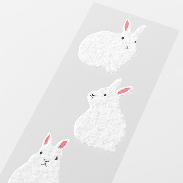 This letter set comes with a fluffy animal sticker. The letter paper is a small size that can be used like a single stroke of paper, and the envelope is conveniently sized to hold photos.
The letter has a moderate length, so it's easy to use for small thank-you letters or letters in everyday life.