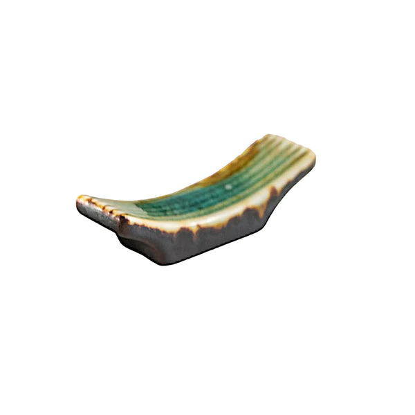 These cute ceramic rests are a perfect stationery addition to your desk! Use them for pens, paint brushes, or take them to your kitchen as a chopstick rest!
Size: 2.5"L x 0.75"H
Material: Porcelain
Weight: 1.6 oz
Origin: China