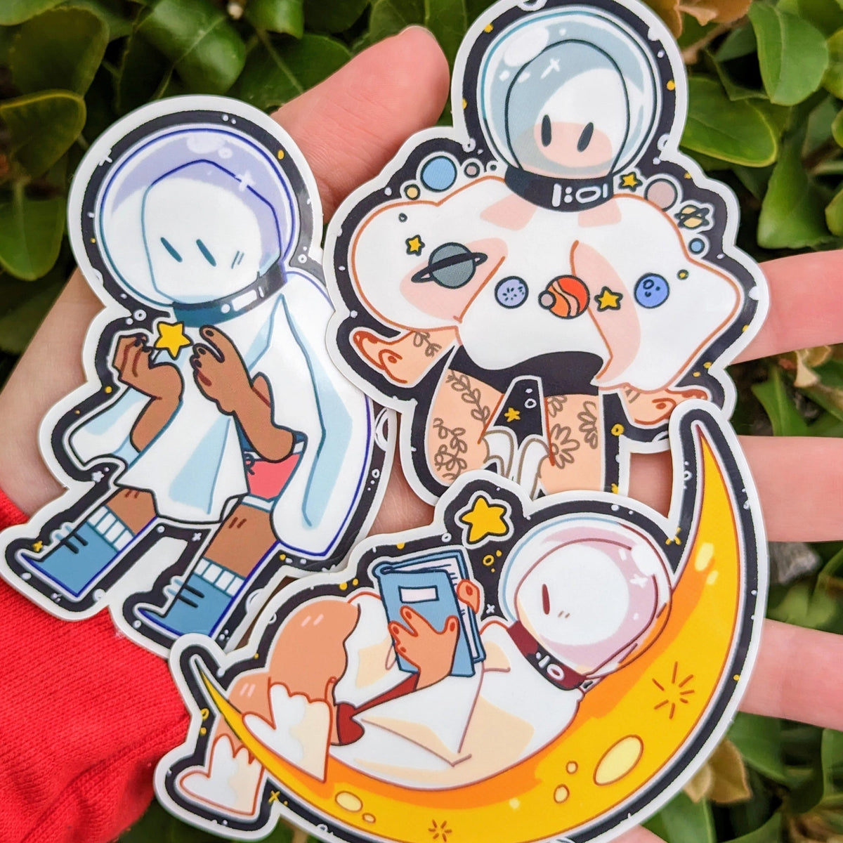 ❤ Glow in the Space Ghost Stickers ❤
♡ These glow in the dark space ghostie stickers are perfect for decorating your sketchbook cover, laptop, phone case, skateboard, and more!