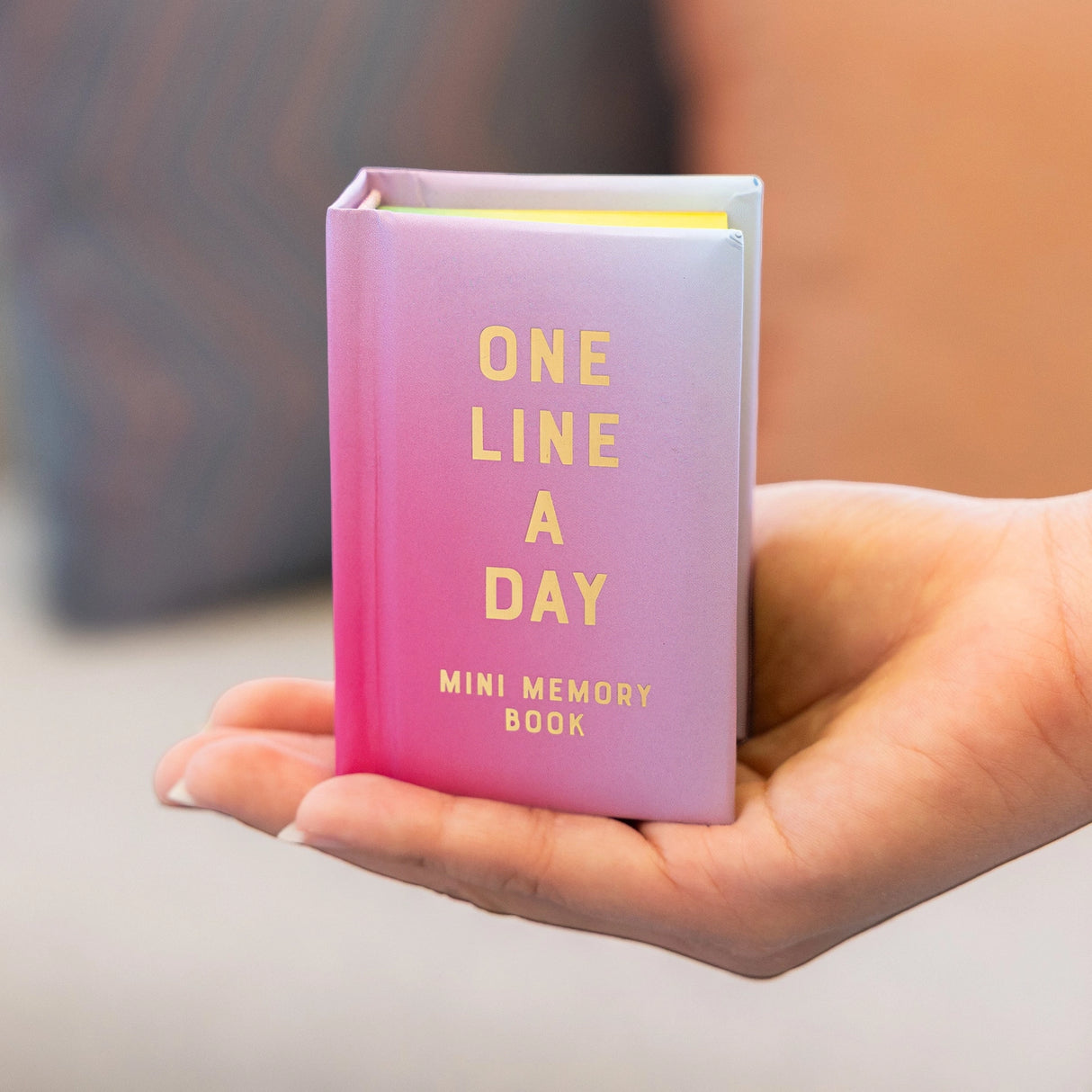Product description
Capture life’s moments big and small in this charmingly compact one-year memory book from the bestselling One Line a Day series.
This keepsake mini memory book invites you to record a single line once a day over the course of a year. Adorable and perfectly sized to fit in a backpack or pocket, or tuck into a display of favorite collectibles, this journal takes just a moment to fill in but collects a year’s worth of memories. More than a daily diary, this is a uniquely rewarding, screen-