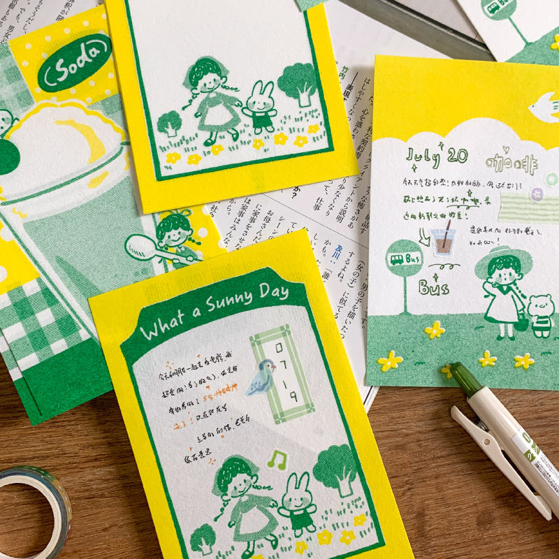 Molinta - Yellow and Green M5 Memo Pad
This includes 4 different designs that were created through a risograph printing process to achieve a nostalgic feel. The colors vary in depth, and the images on each sheet will have slight color registration deviations which is the unique feature of RISO printing.
Specifications: 67mm x105mm
Material: 100g cotton paper
Number of pages: 16