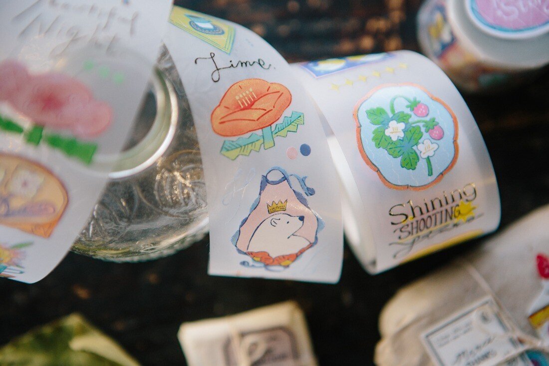 Enjoy these mystical fairy tale themed designs that only come alive during the night time right before bed.
Matte PET Tape
Width: 4.4cm / Length: 10m
88 cm per cycle