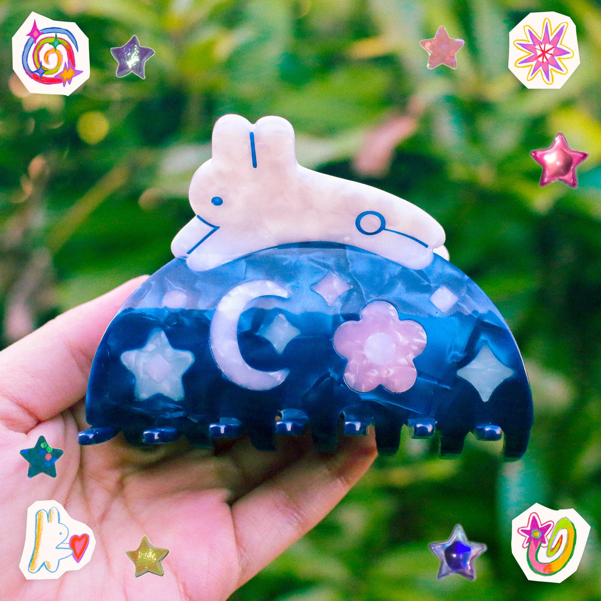 Odd Rabbits - Night Rabbit Hair Claw
'Night Rabbit' Hair Claw. This claw is 3.5 inches long, and made of acetate.
Claws come in a plastic bag. Please message me if you need specialized packaging. 