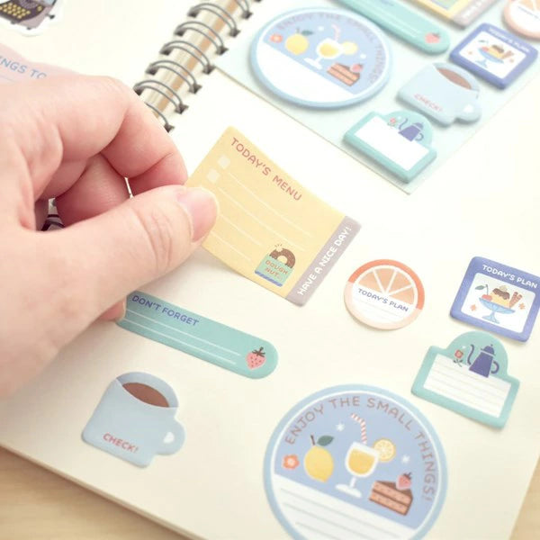 These flake sticky notes are designed by illustrator eric.
They feature a weak adhesive and are die-cut so you can write on them with water-based pens, oil-based pens, or pencils.
Perfect for quick notes or adding decoration to your planner.
7 designs x 20 each (Total 140pcs)
Weak-adhesive
Includes 1 pack