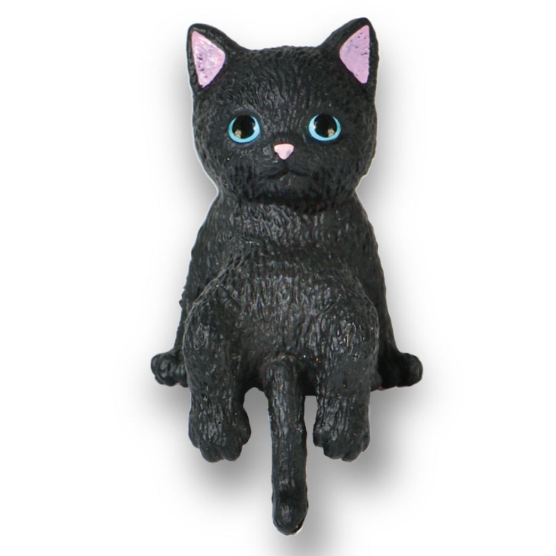 This is a sequel to the popular series "Futchiyasumi Nyanko". Cute kittens of various kinds are relaxing using "Futchi" today... The kittens' innocent poses are cute!
Lineup (6 Variants):
Black x White
Black
American Shorthair
Calico cat
Brown x White