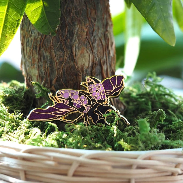 Pin de escarabajo rinoceronte - morado