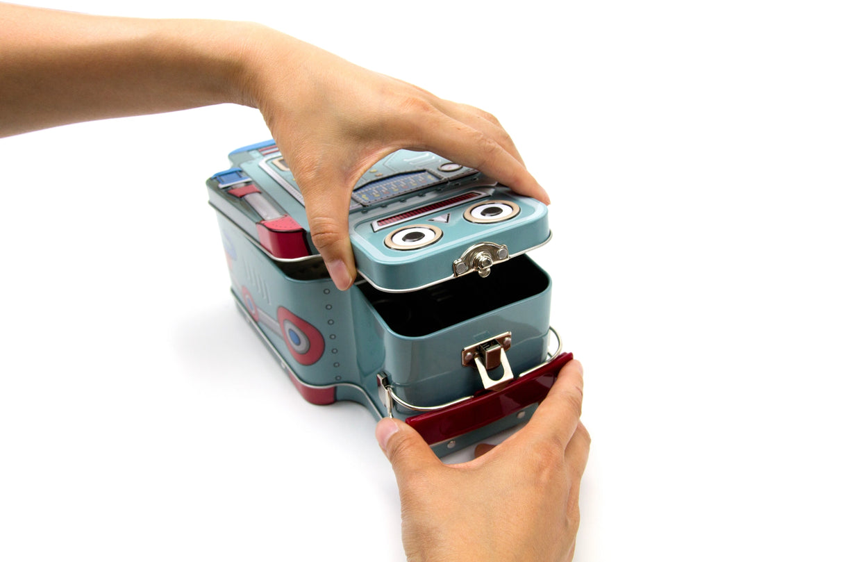 Keep your food safe and secure in this retro lunchbox.
There's plenty of space in the Lunch-Bot for all the essentials - sandwiches, fruit and even a sneaky chocolate bar! Make mealtimes and your lunchtime fun again with this great alternative to typical lunchboxes.