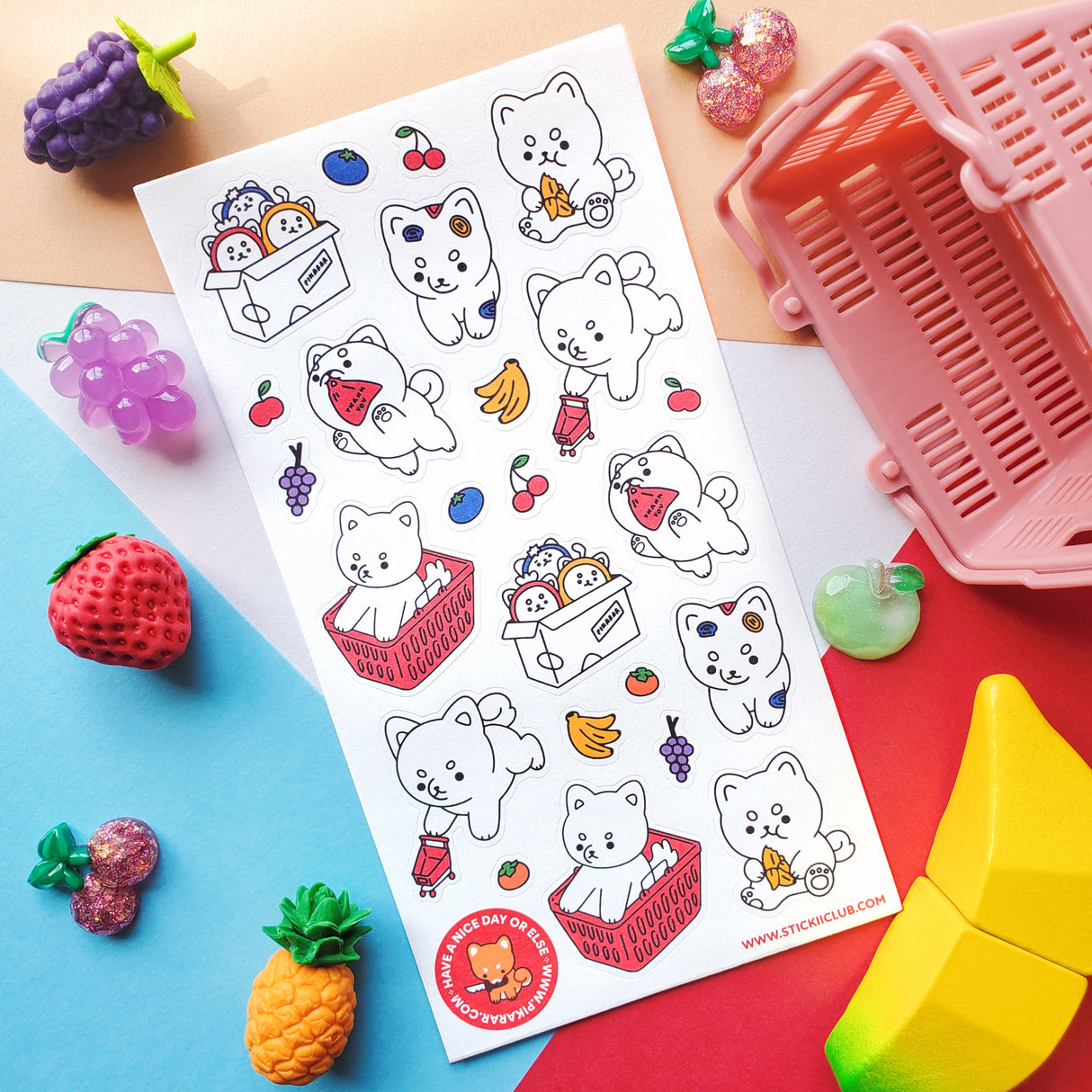 🍌🐕 Join @pikarar’s adorably sassy Shiba Inu on a paw-some shopping trip! From sweet cherries to juicy persimmons, tasty bananas and fresh blueberries, this precious pup is on a mission to find the yummiest fruits around.