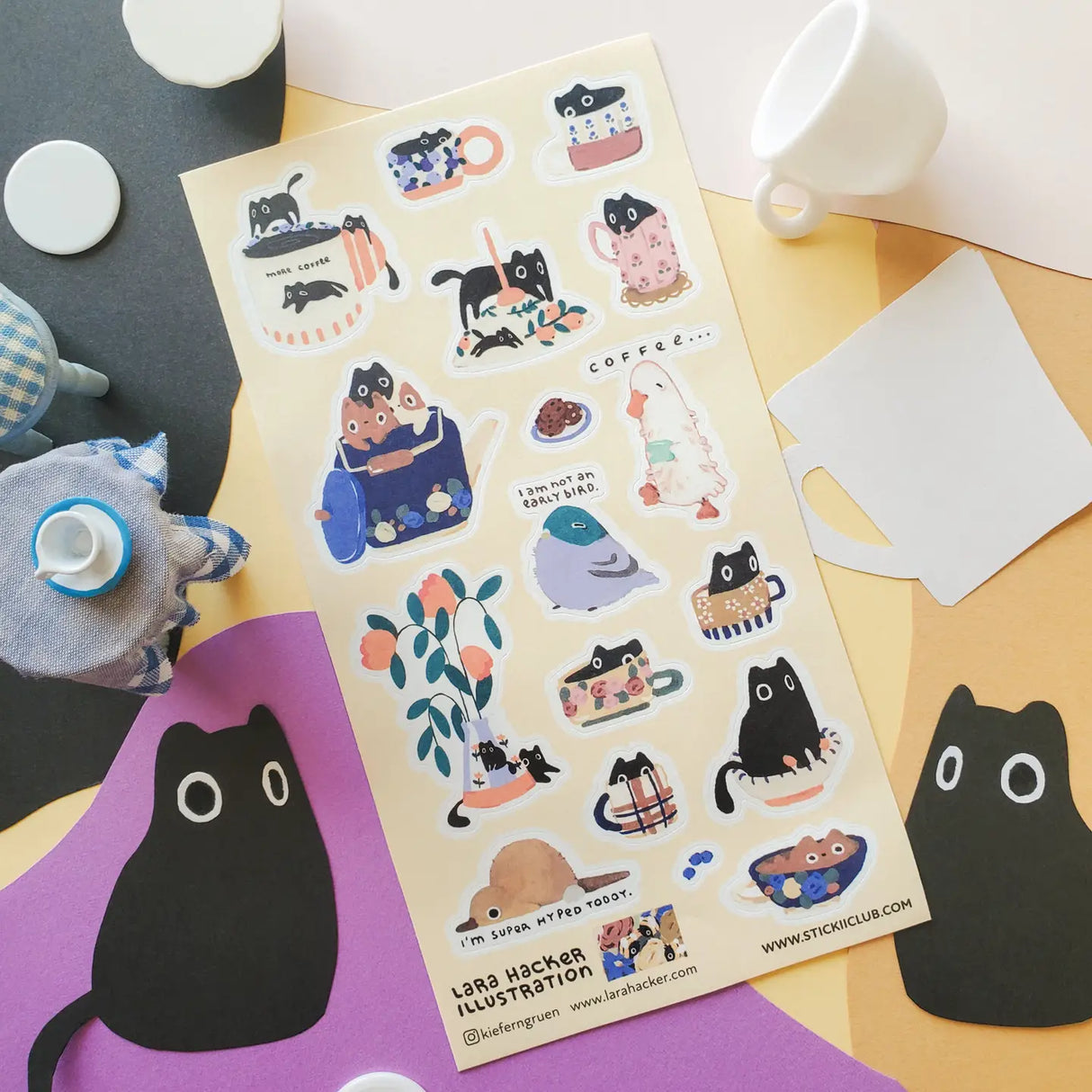 ☕🐾 Mornings come in all moods, and @kieferngruen captures them all! Sleepy kitties peek out from warm mugs, a grumpy little bird insists it’s not an early riser, while others are already buzzing (or flopping) their way into the day. One of these is definitely the spirit sticker for your morning start!
Art by: @kieferngruen