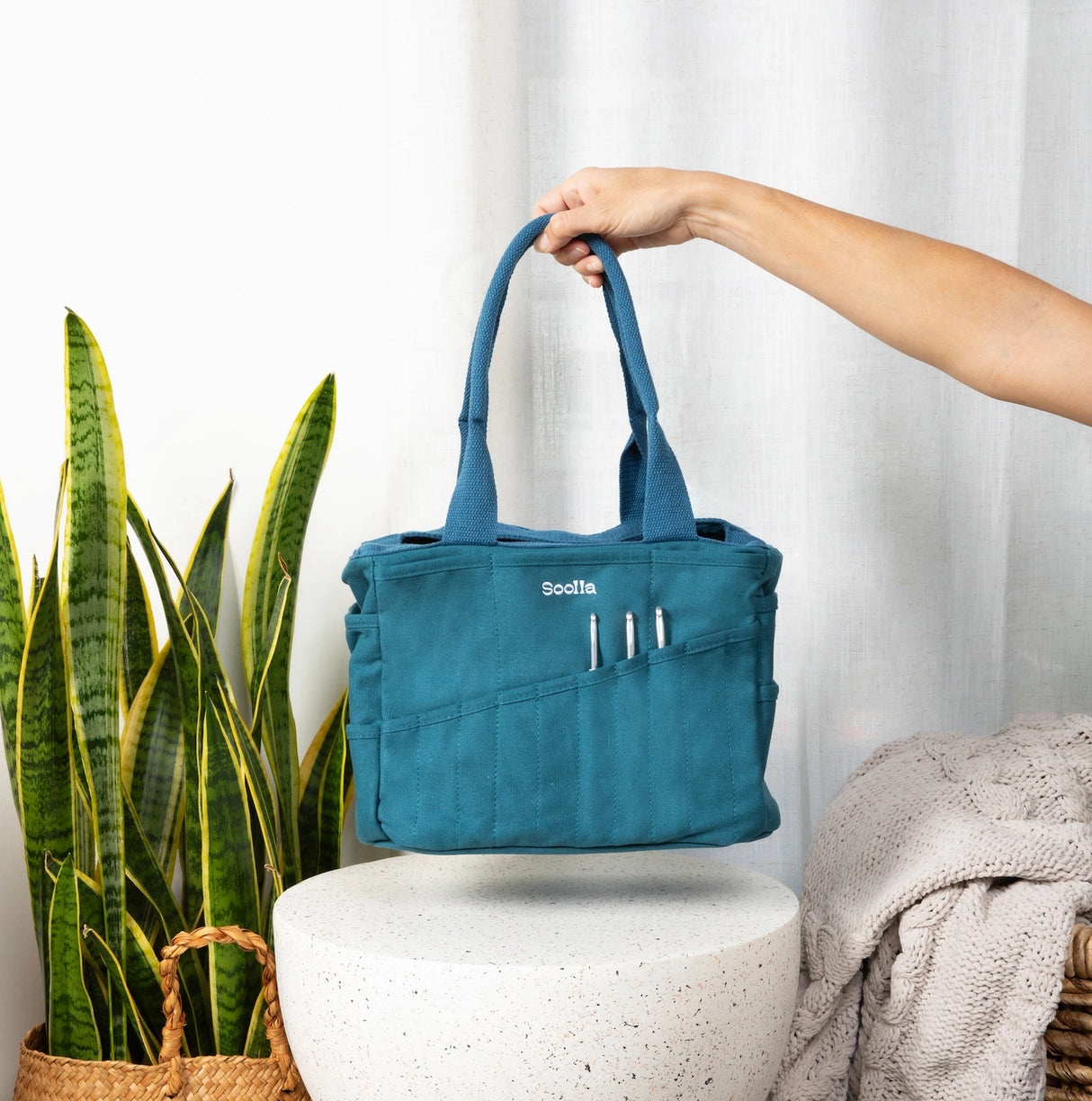 Soolla® Studio Bag – Aquamarine
Your art is bold. Your bag should be too. The world's most loved art supply bag, pottery tool bag & knitting project bag – backed by over 10,000 global artists!