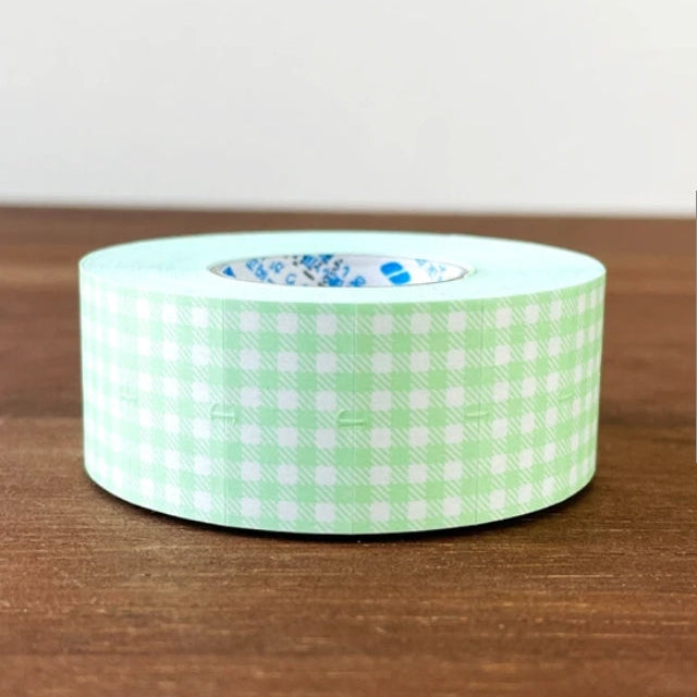 Stamp Marche Gingham Label Sticker Roll - Mint
Label stickers with Stamp Marche original designs. These are stickers originally for price tag applicators,now featuring a gingham check pattern! They can also be used to seal letters and envelopes, or as decorative materials for your planner. Fold them in half to use as index stickers or write or stamp them. Each pack contains 1,000 stickers with the same design, making them ideal for daily use or sharing.
Product Size: Approx. 55 x 21.6 mm in diam