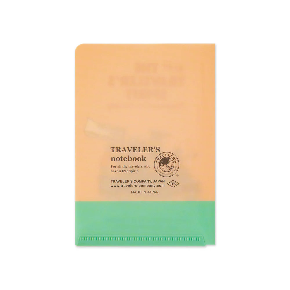 This folder features a design exclusively for 2026 and comes in the perfect size for taking along with your TRAVELER’S notebook. The Passport Size can store smaller papers, like business cards, tickets, or stamps.
2026 limited edition graphics are designed with THE TRAVELER'S SPIRIT theme. The logo and message, along with the printing, are expressed in foil.